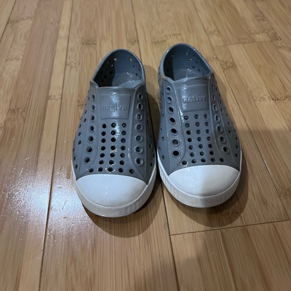 Native Jefferson shoes size 8 Toddler - Picture 2 of 6